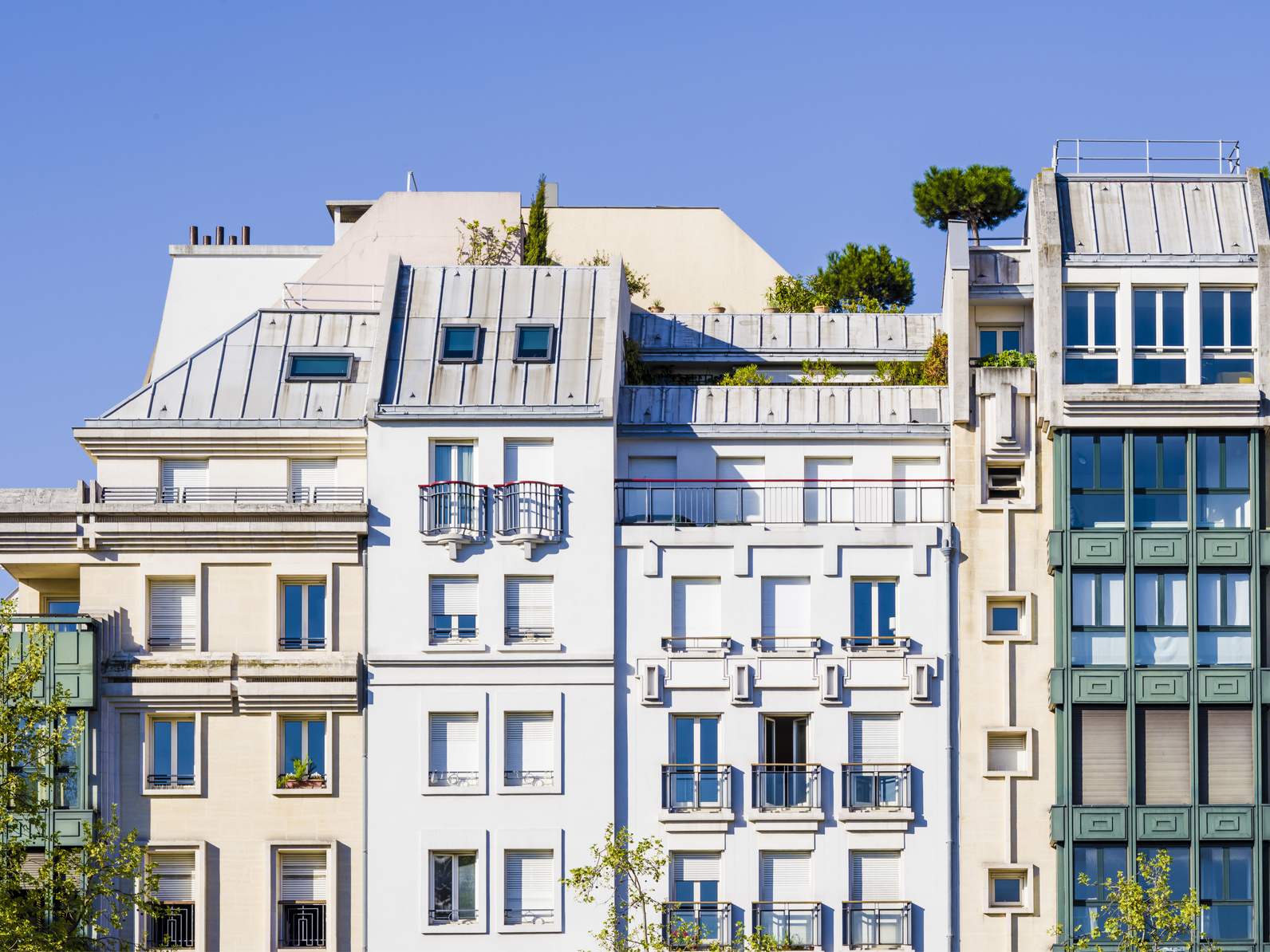 immeubles modernes à Paris